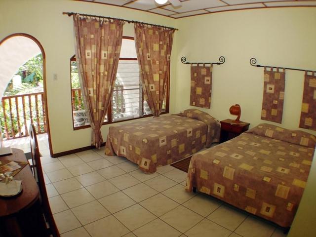 Hotel Villa Romantica Quepos Exterior photo