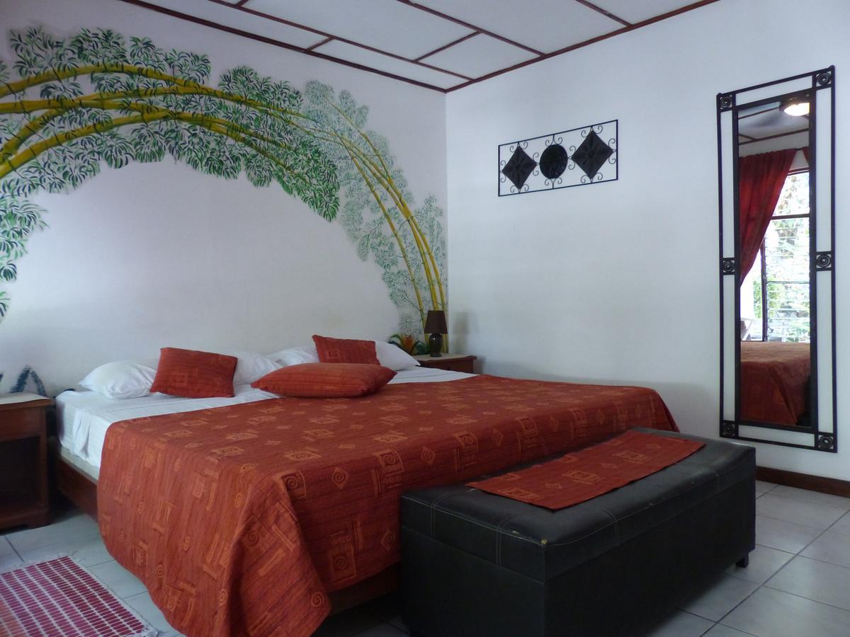 Hotel Villa Romantica Quepos Exterior photo