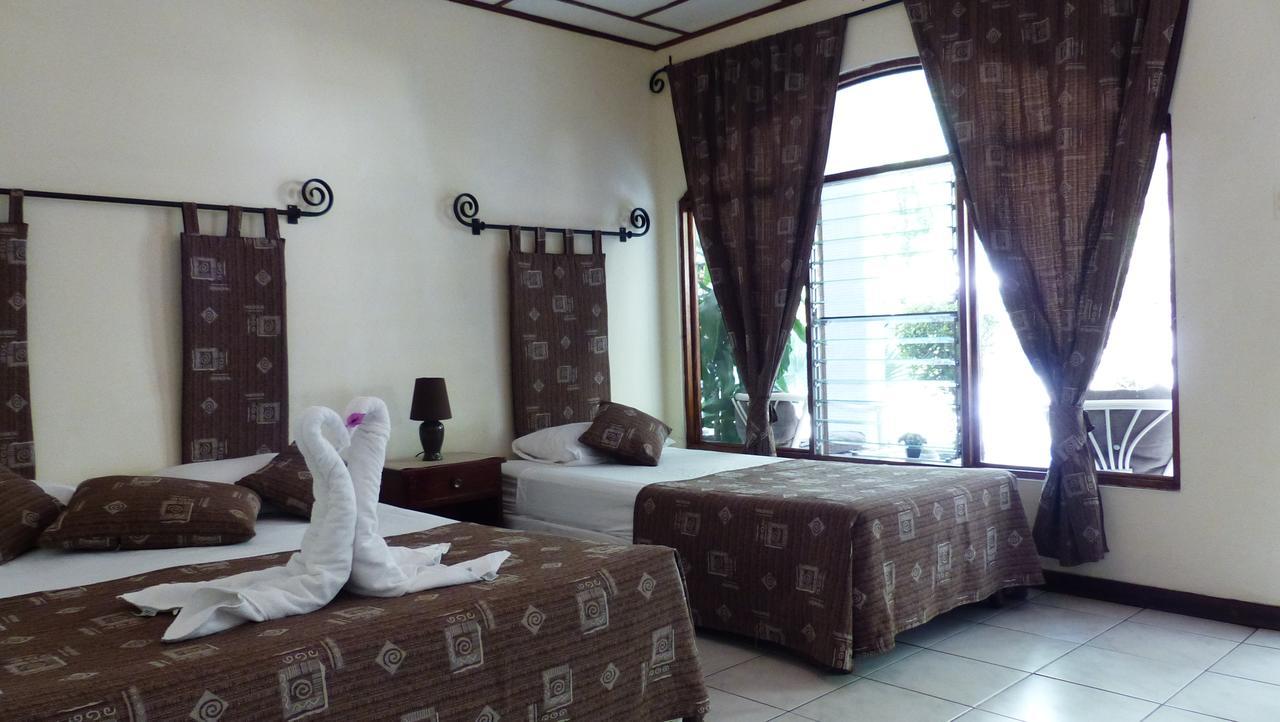 Hotel Villa Romantica Quepos Exterior photo